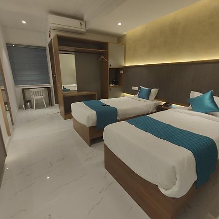 Hotel La Premier Haydarabad Dış mekan fotoğraf