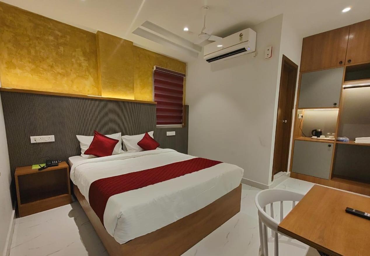 Hotel La Premier Haydarabad Dış mekan fotoğraf