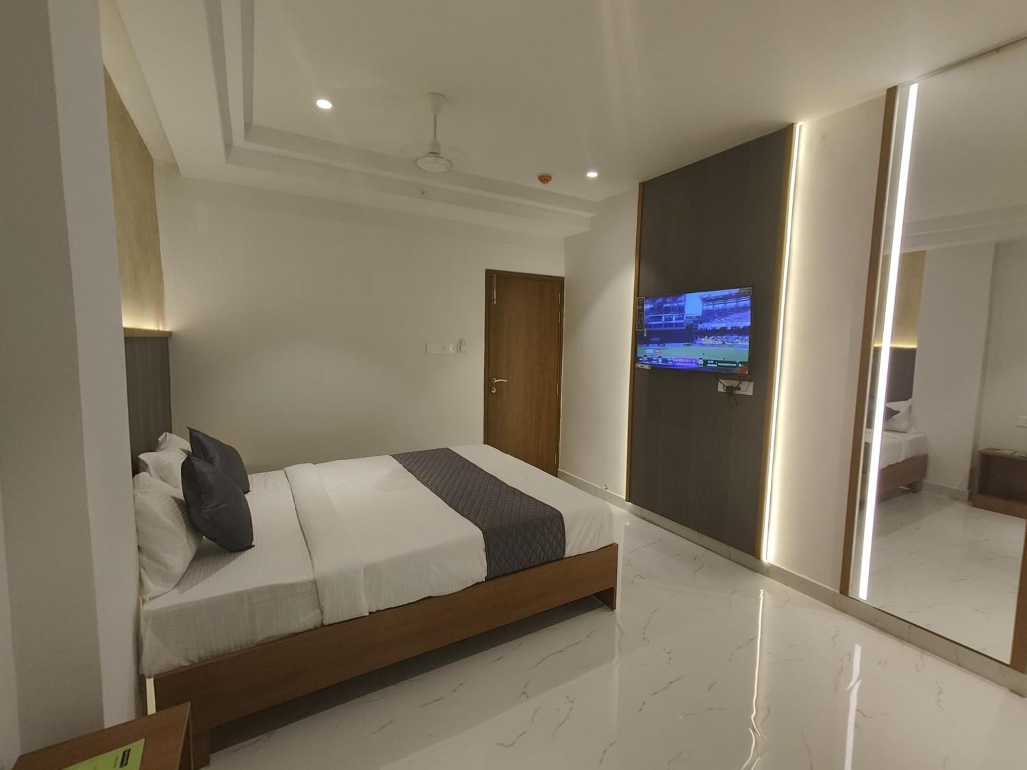 Hotel La Premier Haydarabad Dış mekan fotoğraf